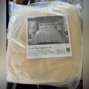 KI&KA HOME King Sized Pinch Pleat Yellow Comfoter Set